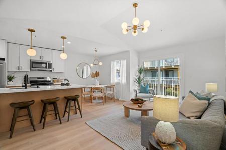 1003 San Antonio Circle