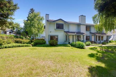 4923 Iris Terrace