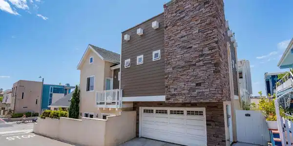 219 2nd Street