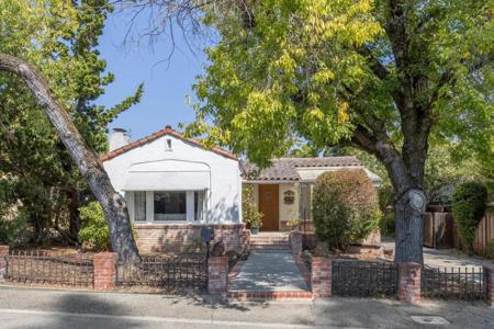 206 Scenic Drive