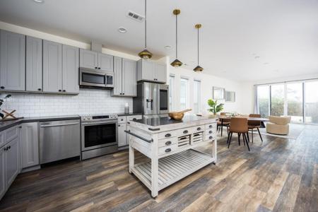 3260 Broadway