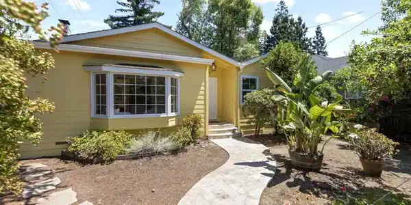 2001 Valparaiso Avenue