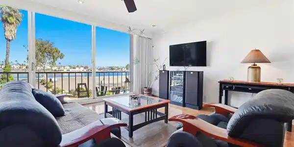 383 Bay Shore
