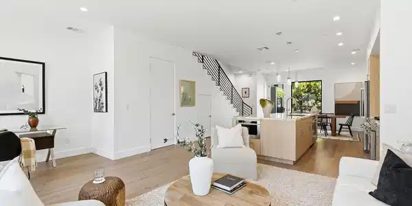 4095 Sawtelle Boulevard