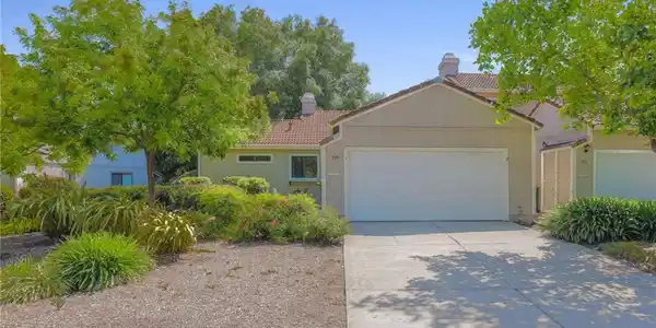 920 Valley Run