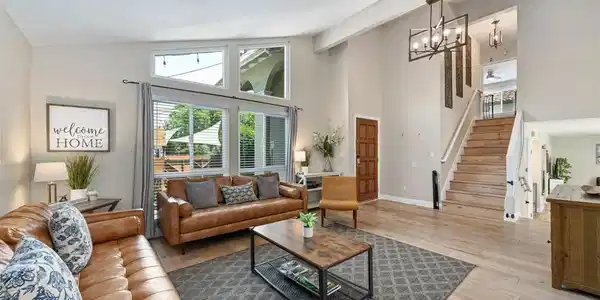 102 Cerro St