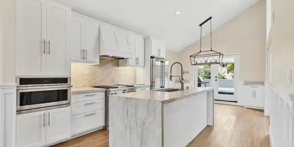 1987 Chalcedony St.