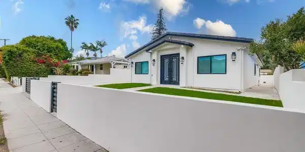 2476 Coolidge Ave