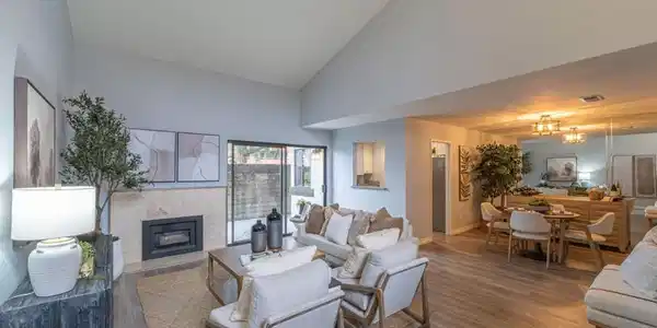 5002 E Atherton