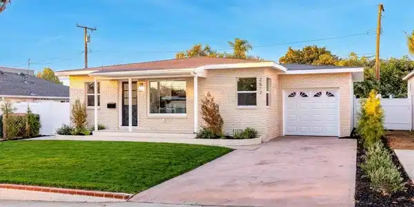 2617 Alvord Lane