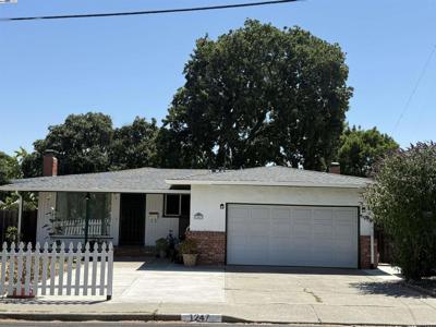 1247 Raymond Dr