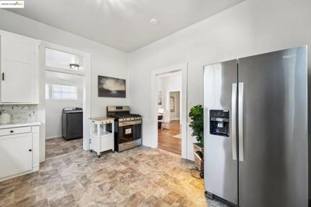 1549 5Th Ave