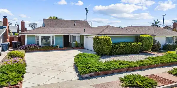 15762 Plymouth Lane