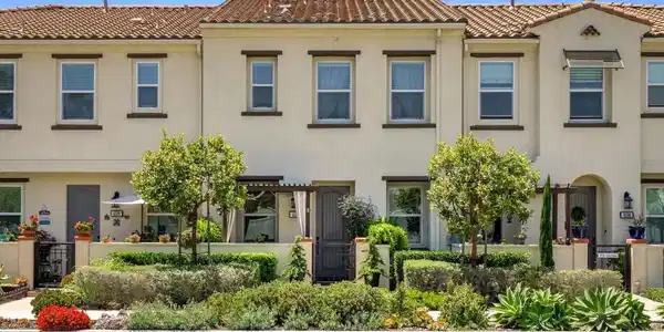 4132 Calle Arbol