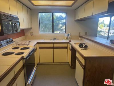 5000 S Centinela Avenue