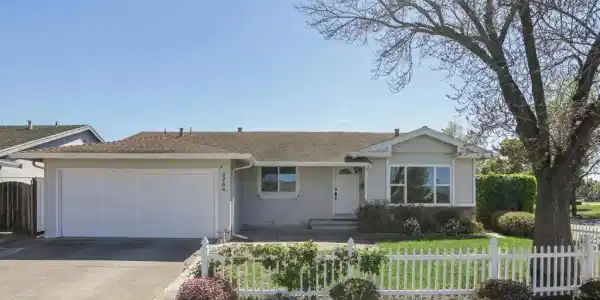 3264 Mackenzie PL