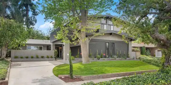 27841 Pontevedra Dr