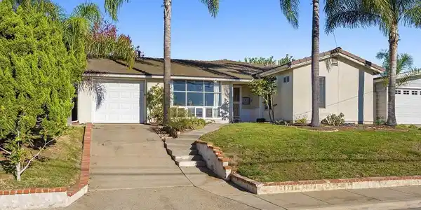 2711 Deerpark