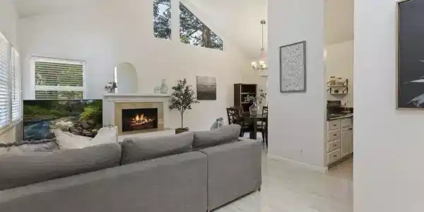 8121 Camelback Place