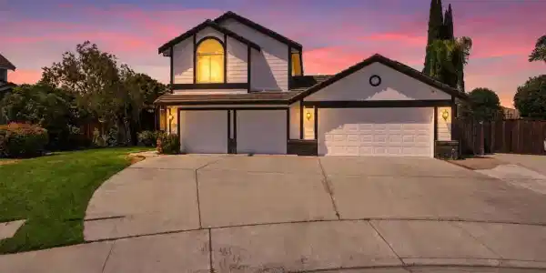 1529 Thistle Court