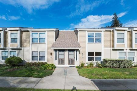 2252 Creek Bed Court