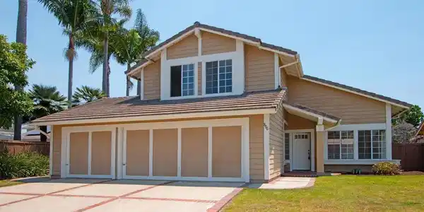 800 Foxwood Drive