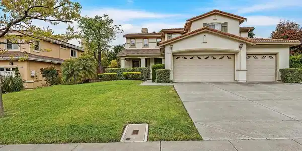 2261 Bennington Dr