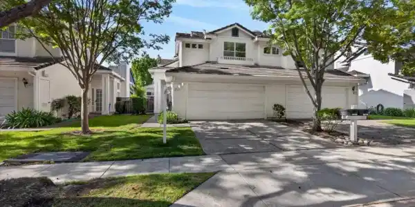 5417 Ridgewood Drive