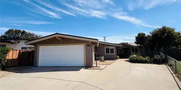 1130 Breezewood Court