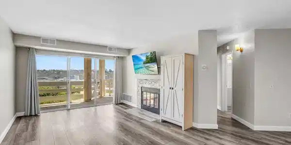 7027 Camino Degrazia