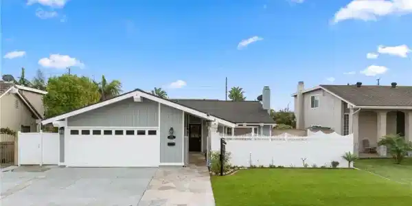 8592 Larkport Drive