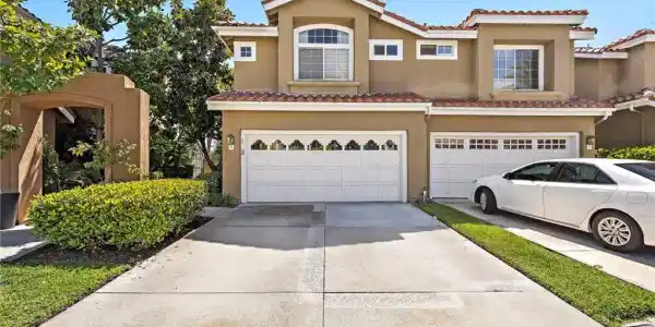 9 Matisse Circle