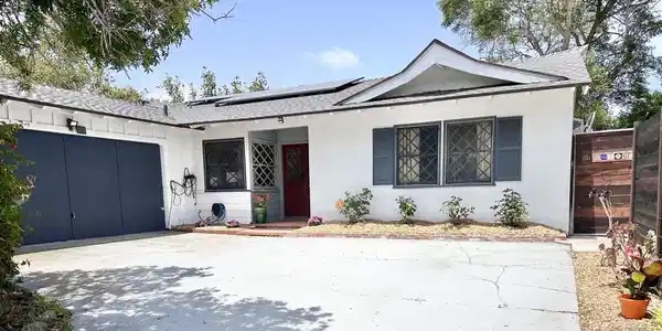 5620 Lord Cecil Street