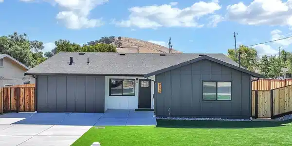 4395 Cabrilho Dr