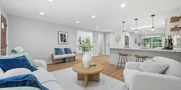 413 Del Medio Avenue