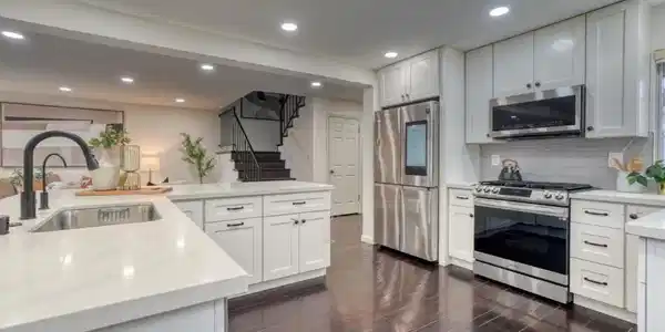 15 Amy Dr