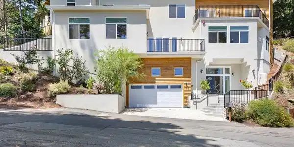 5915 Balboa Dr