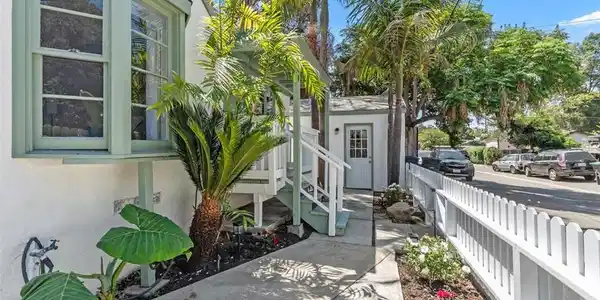 1595 Arroyo Drive