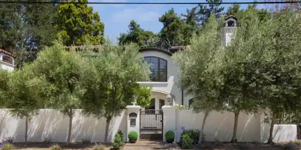 23 Almendral Avenue