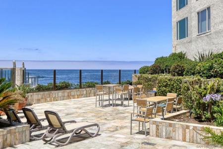 220 Coast Blvd
