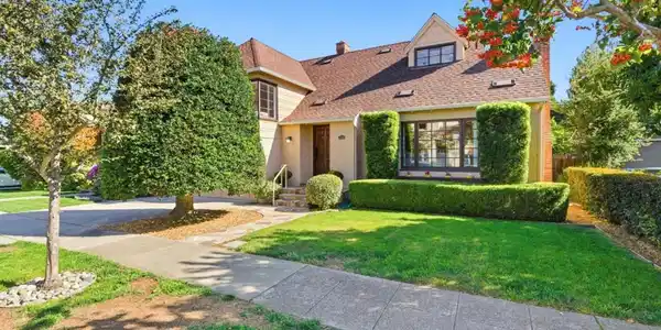 733 Lexington Way