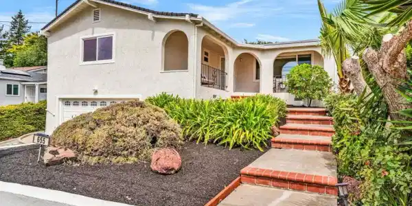 655 Tamarack Dr