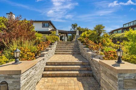 11550 Skyline Boulevard