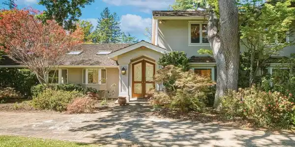 1 Larch Drive
