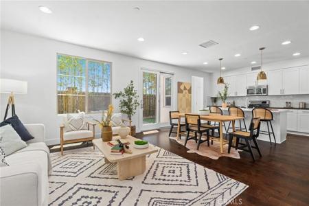 5246 Pacific Terrace