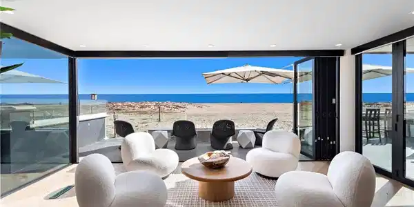 2132 E Oceanfront