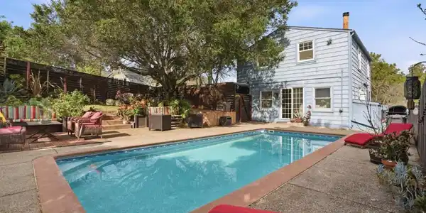 2001 Sharon Avenue