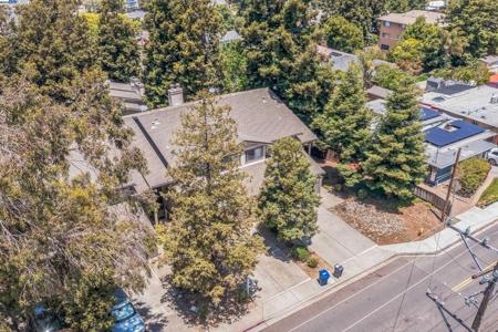 1138 Walpert St.