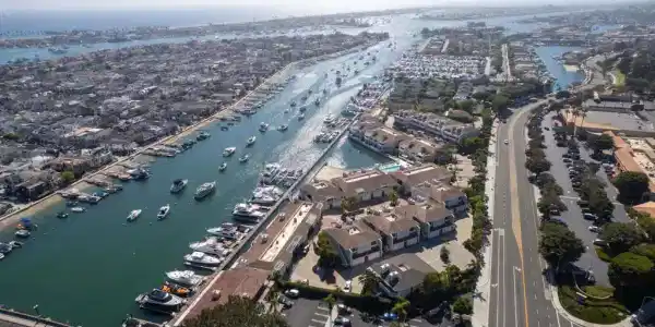 1022 Bayside
