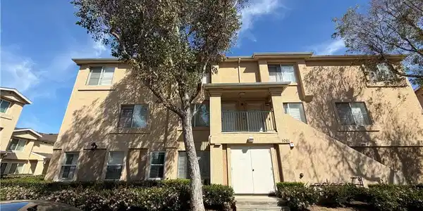 1061 Harbor Heights